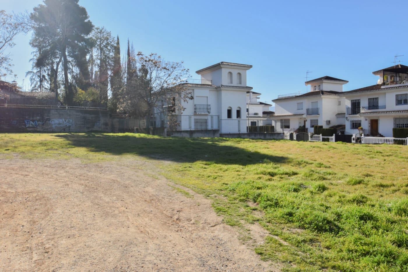 Commercial for sale in Granada city - € 455,000 (Ref: 9419726)