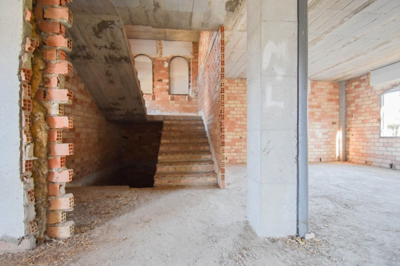 Commercial for sale in Granada city - € 455,000 (Ref: 9419726)