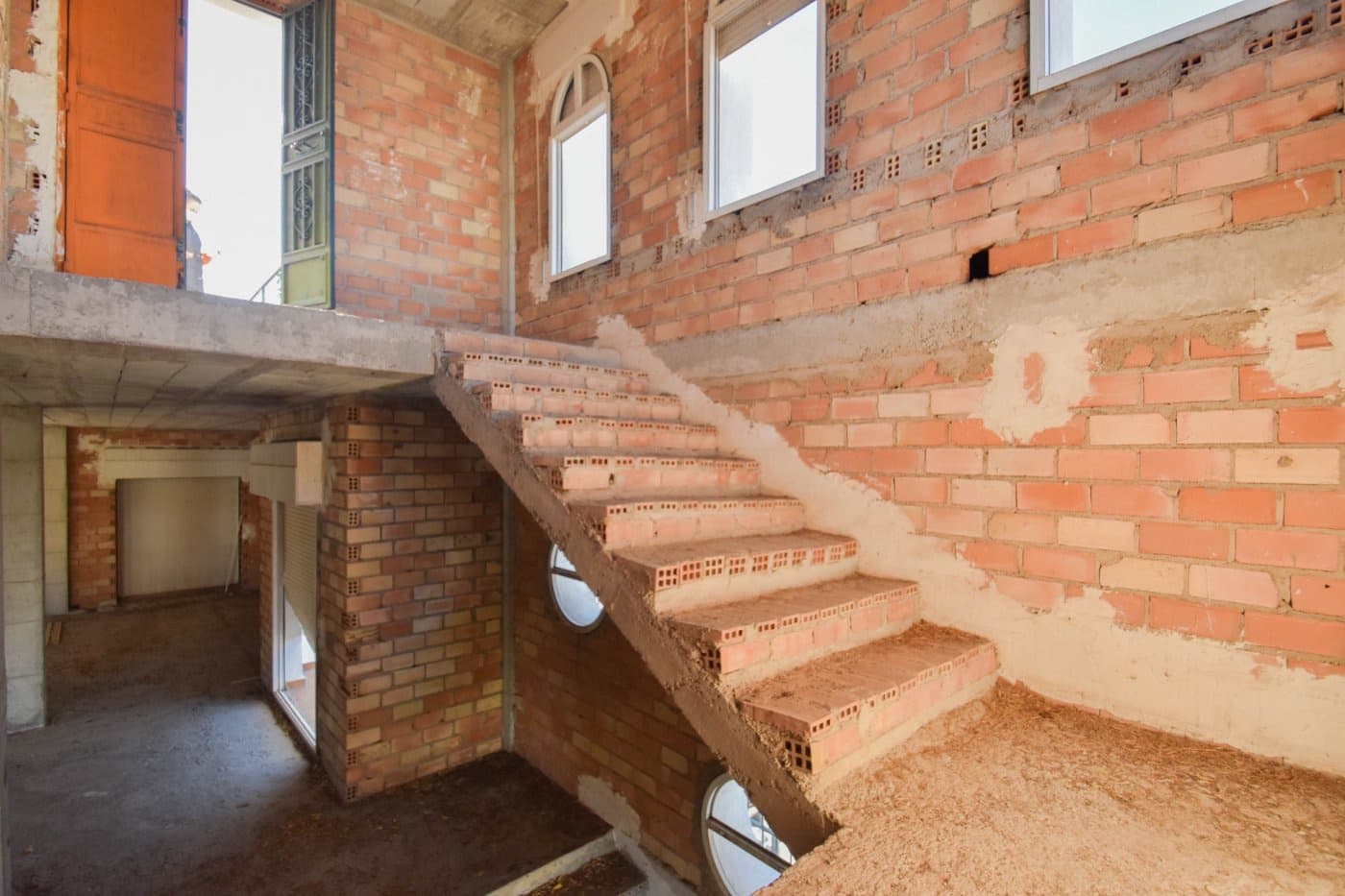 Commercial for sale in Granada city - € 455,000 (Ref: 9419726)