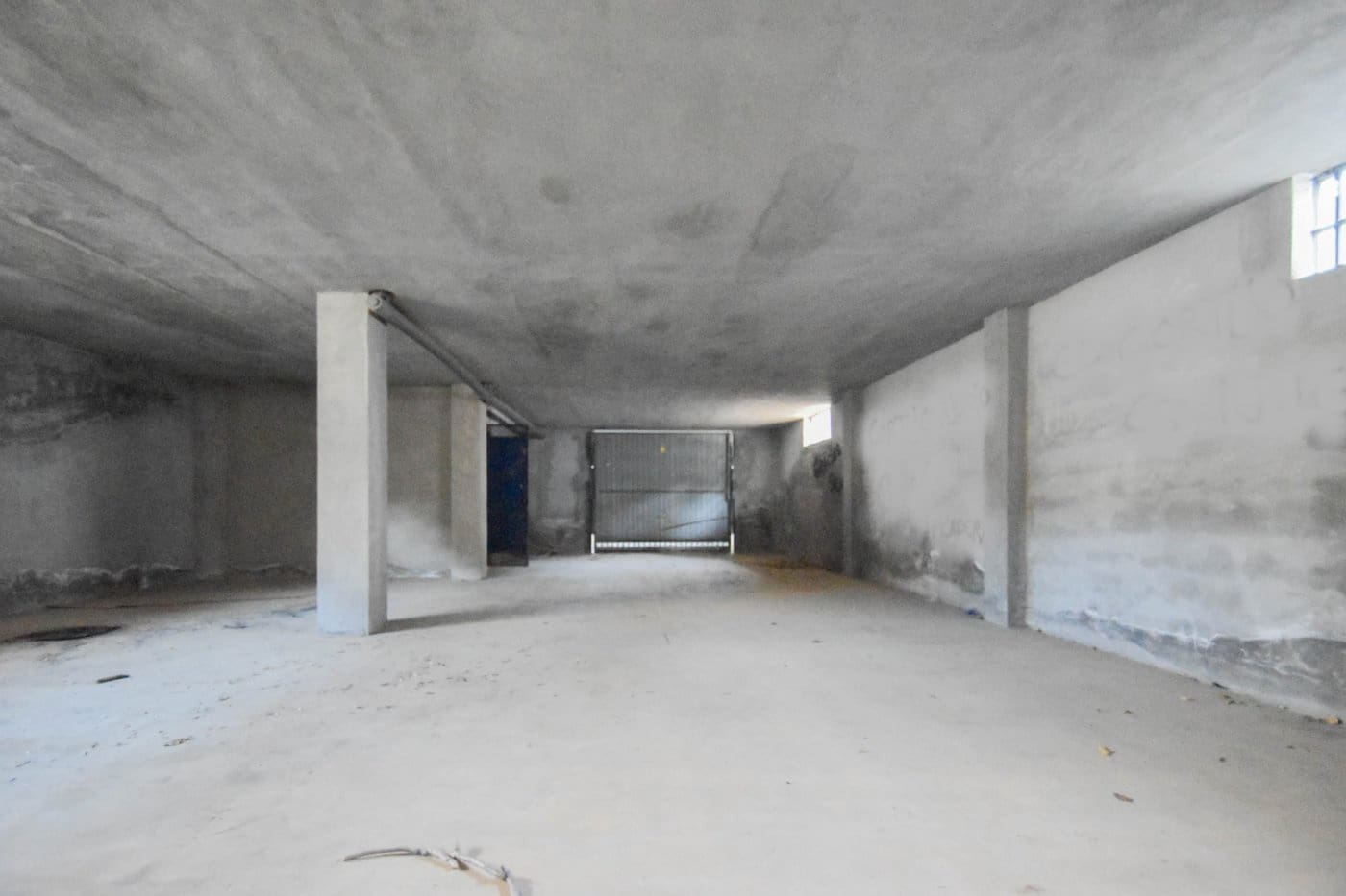 Commercial for sale in Granada city - € 455,000 (Ref: 9419726)