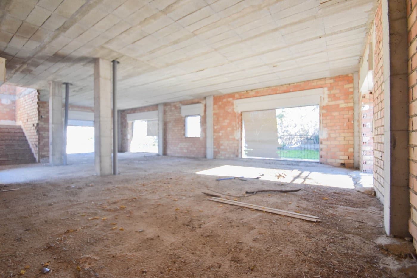 Commercial for sale in Granada city - € 455,000 (Ref: 9419726)