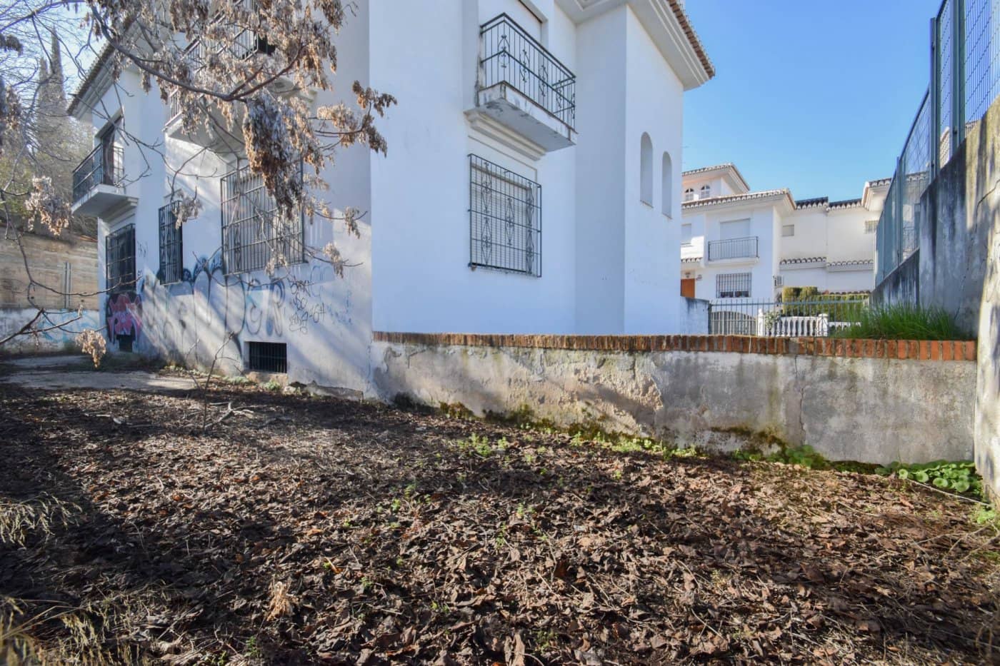 Commercial for sale in Granada city - € 455,000 (Ref: 9419726)