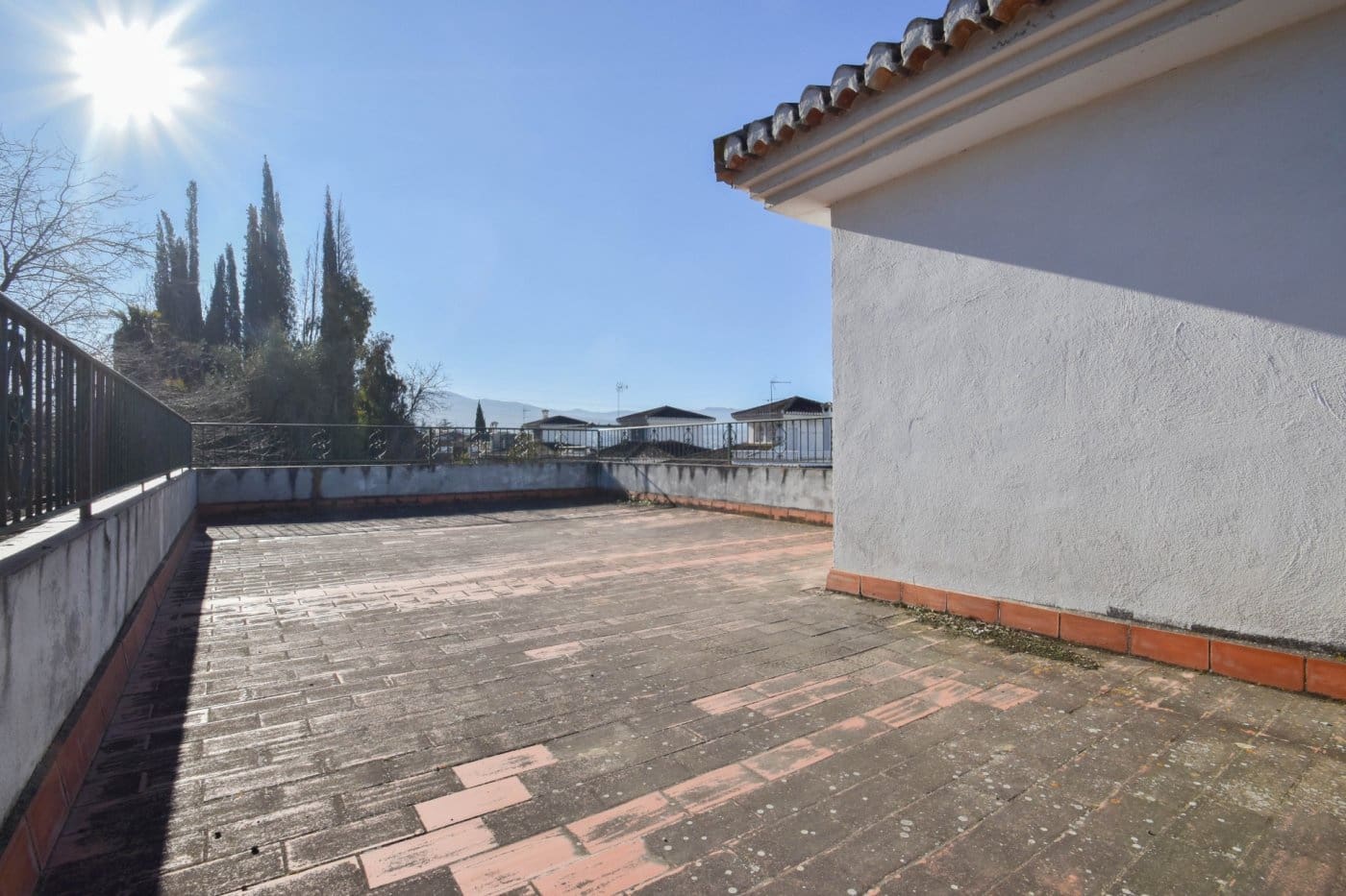 Commercial for sale in Granada city - € 455,000 (Ref: 9419726)