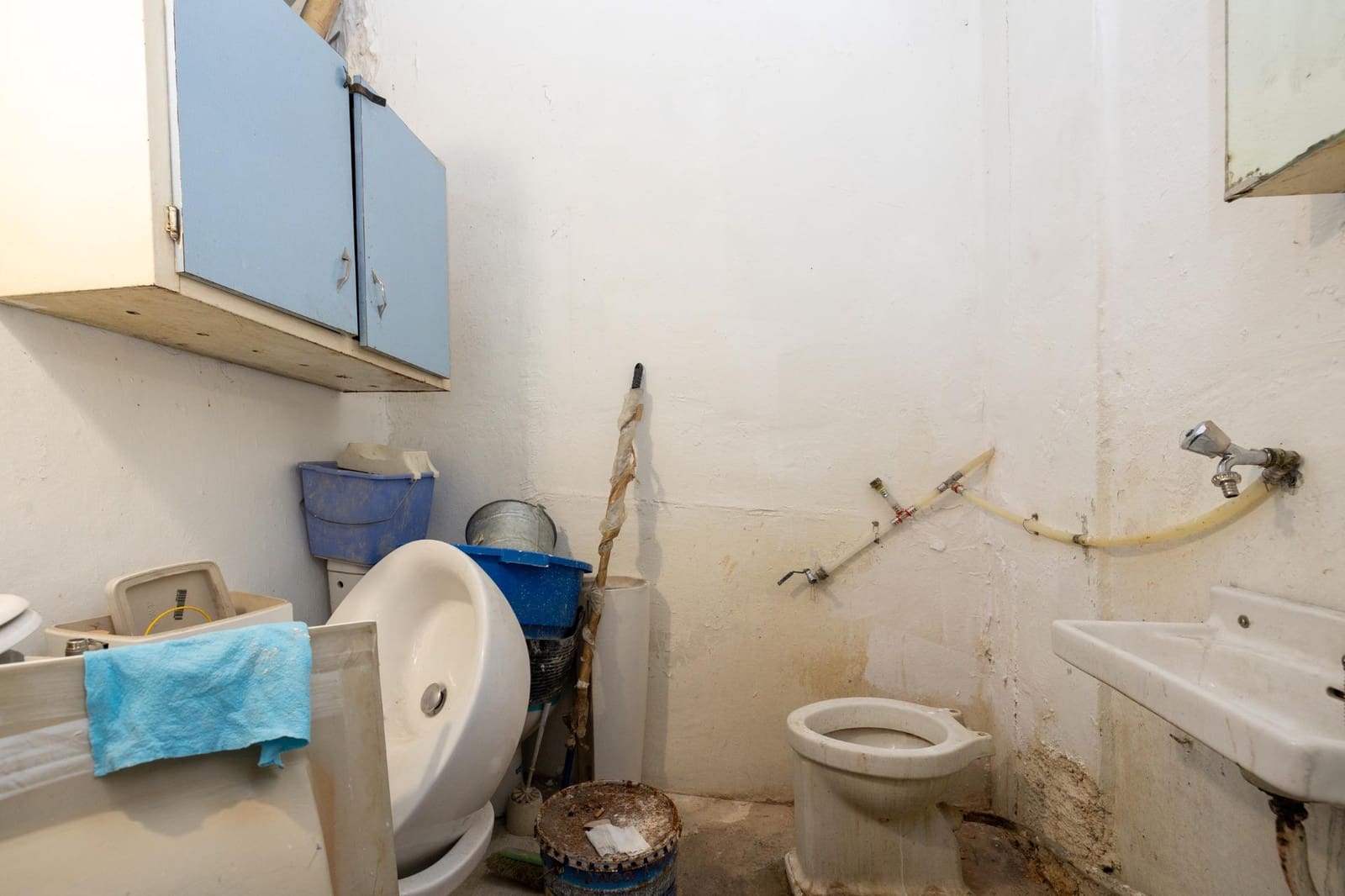 Erhverv til salg i Granada by med garage - € 60.000 (Ref: 9422389)