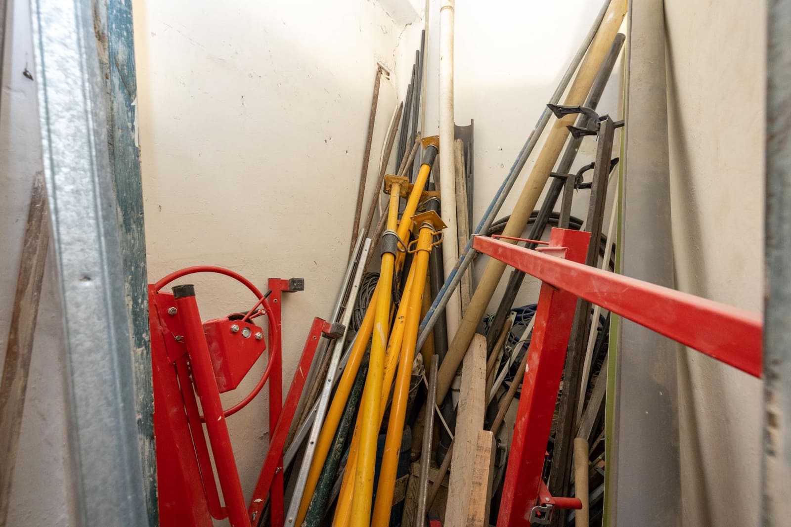 Erhverv til salg i Granada by med garage - € 60.000 (Ref: 9422389)