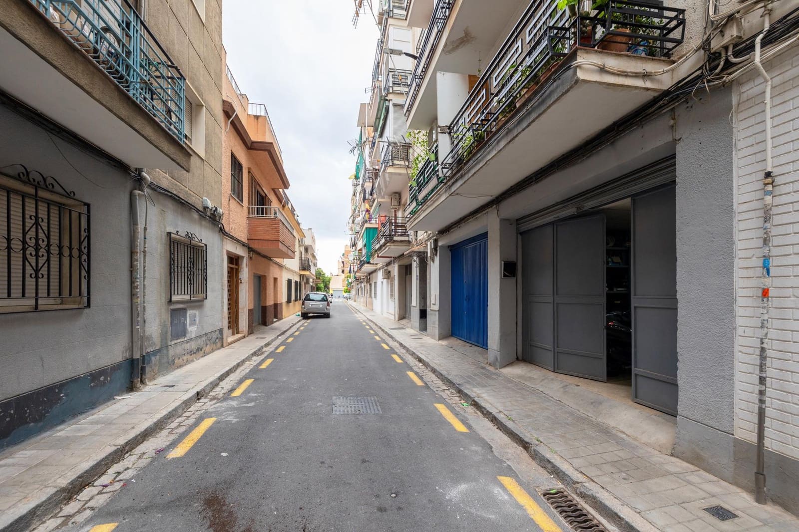 Erhverv til salg i Granada by med garage - € 60.000 (Ref: 9422389)