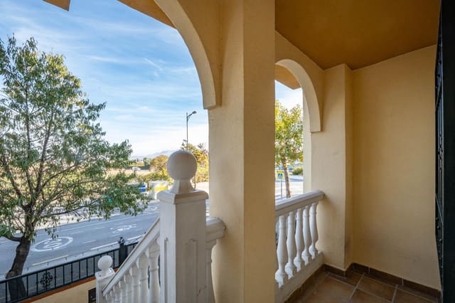 4 soverom Rekkehus til salgs i Cúllar Vega med garasje - € 245 000 (Ref: 9422392)