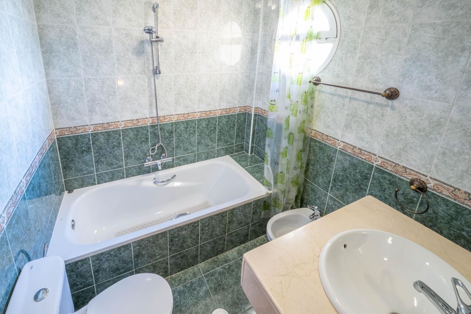 4 soverom Rekkehus til salgs i Cullar Vega med garasje - € 245 000 (Ref: 9422392)