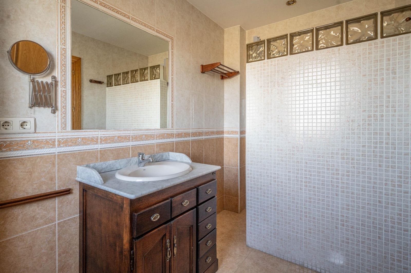 4 soverom Rekkehus til salgs i Cullar Vega med garasje - € 245 000 (Ref: 9422392)