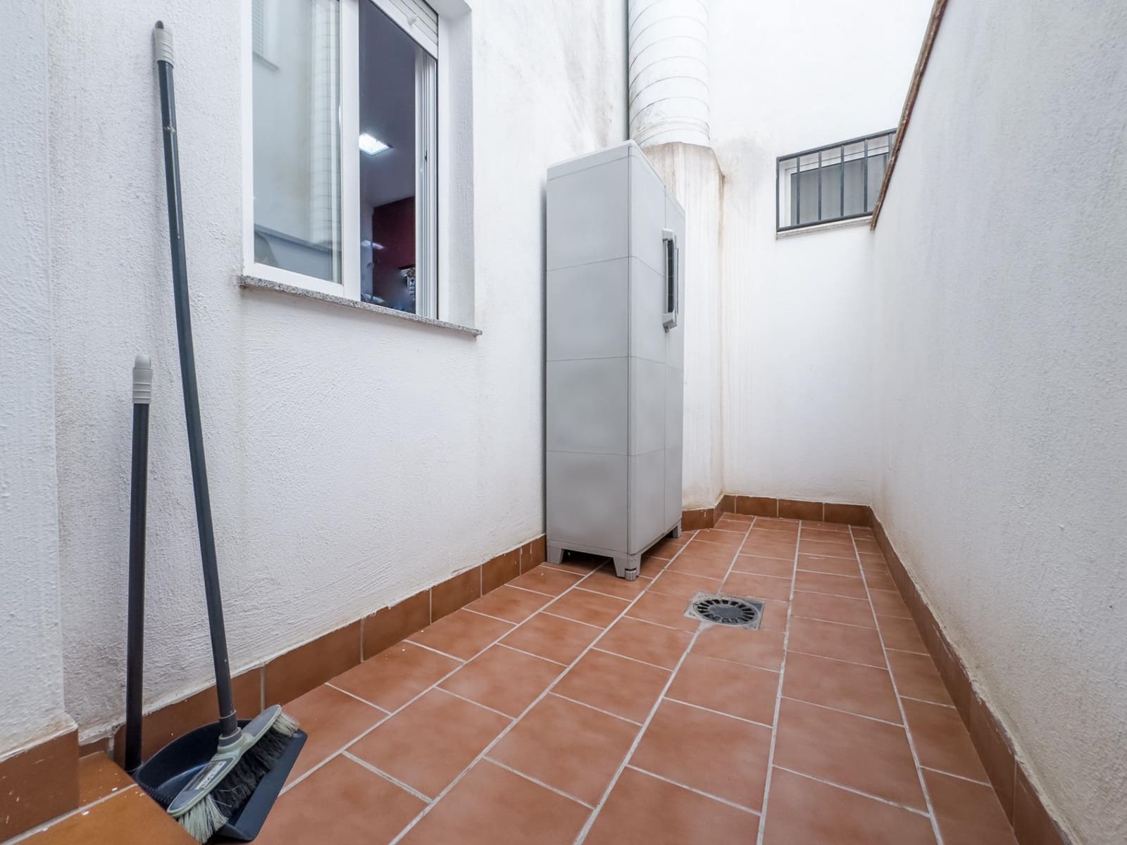 2 sypialnia Mieszkanie na sprzedaż w Churriana de la Vega z garażem - 179 000 € (Ref: 9422393)