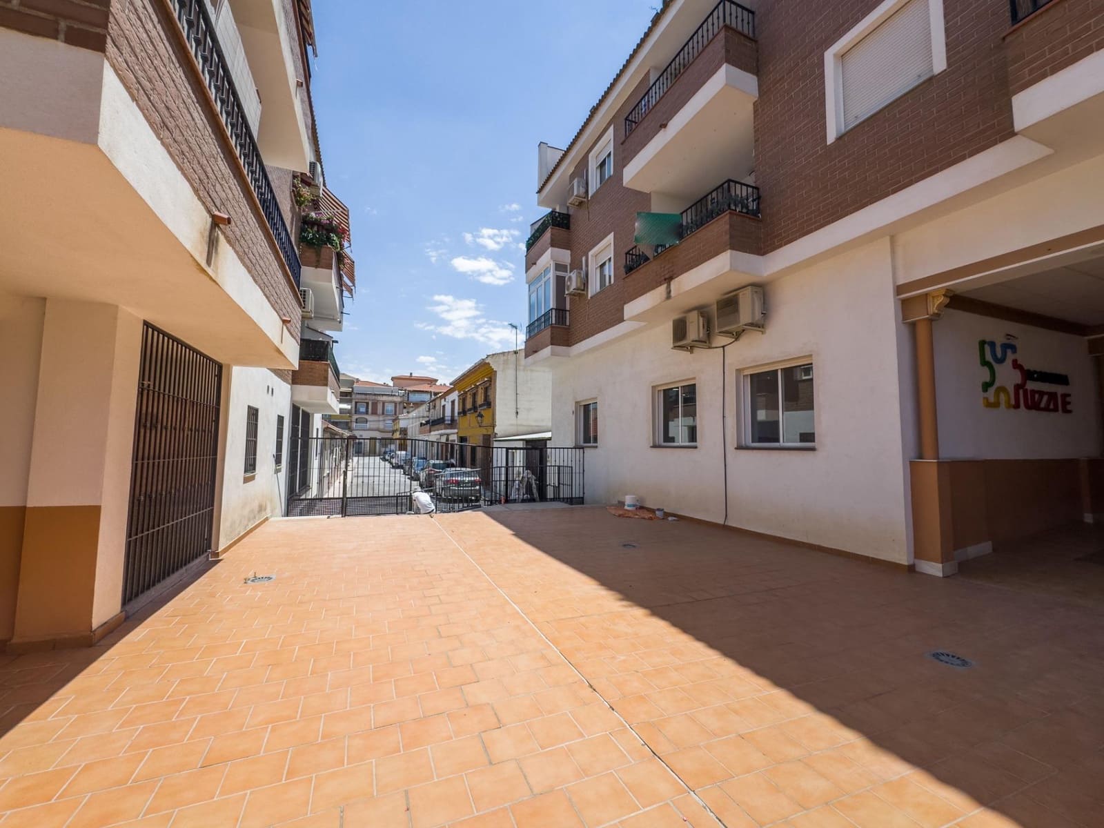 2 sypialnia Mieszkanie na sprzedaż w Churriana de la Vega z garażem - 179 000 € (Ref: 9422393)