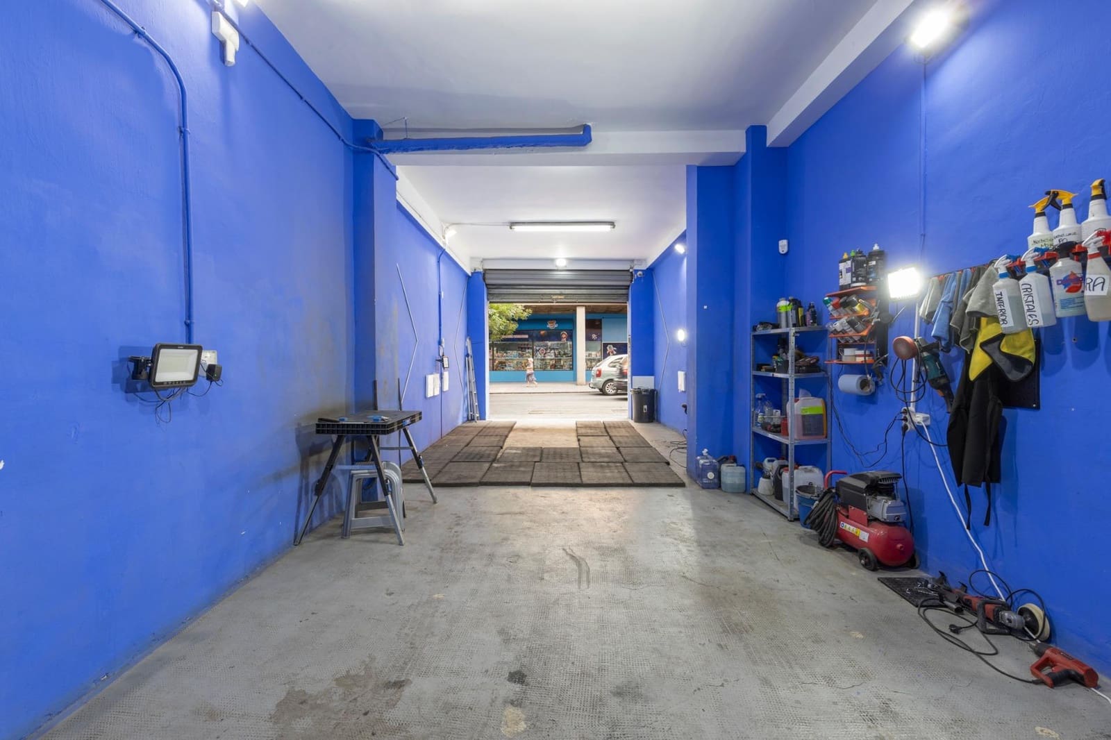 Commercieel te koop in Granada stad - € 130.000 (Ref: 9422396)