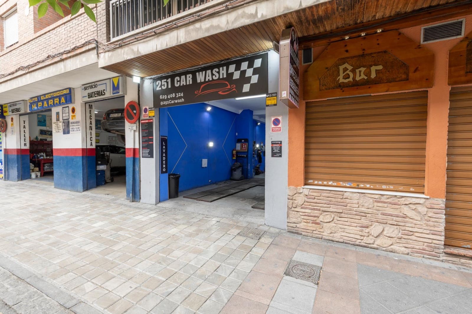 Commercieel te koop in Granada stad - € 130.000 (Ref: 9422396)