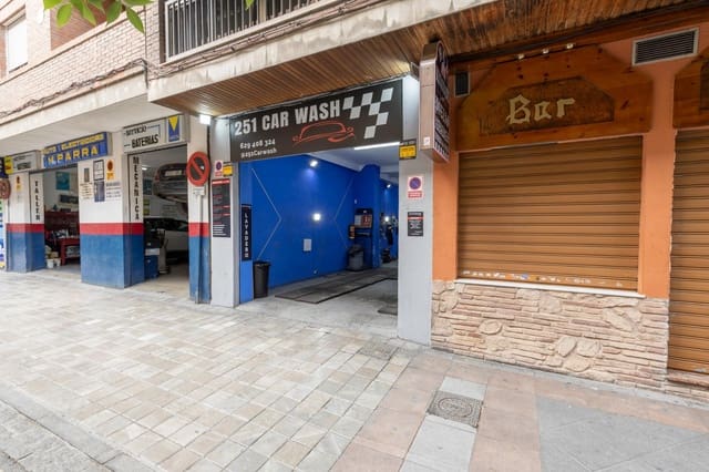 Commercieel te koop in Granada stad - € 130.000 (Ref: 9422396)