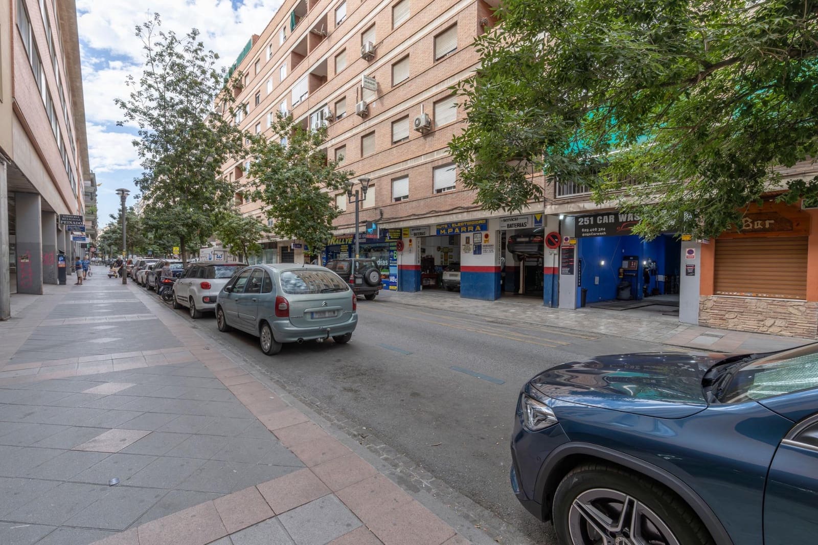 Commercieel te koop in Granada stad - € 130.000 (Ref: 9422396)