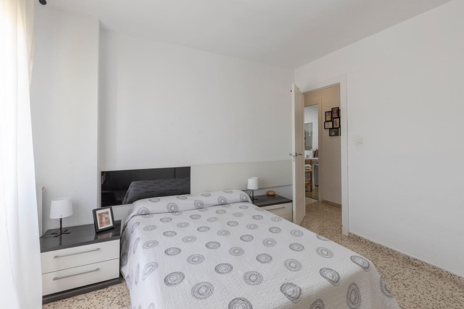 Piso de 3 habitaciones en Granada ciudad en venta con garaje - 135.000 € (Ref: 9422397)
