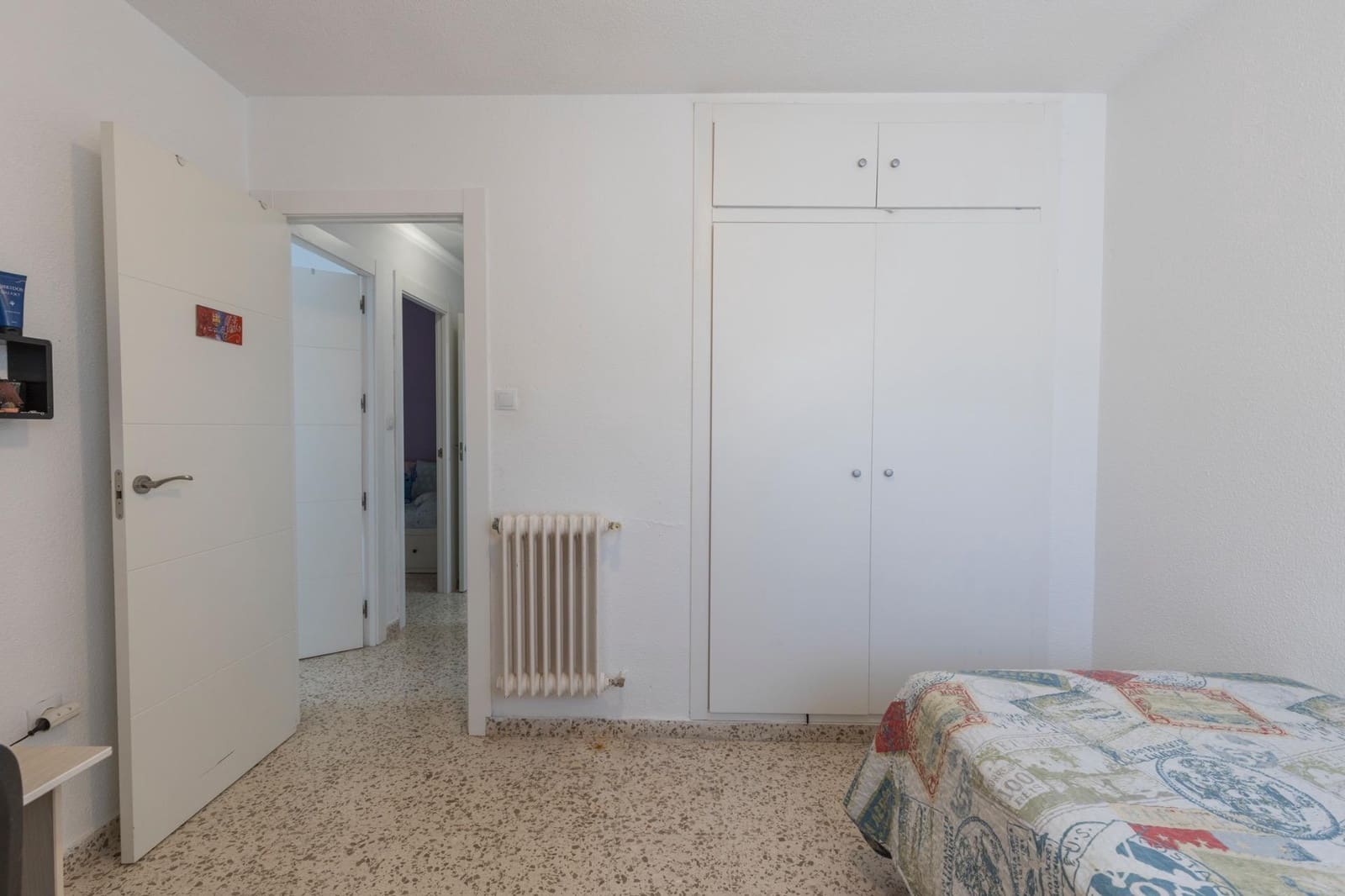 Piso de 3 habitaciones en Granada ciudad en venta con garaje - 135.000 € (Ref: 9422397)