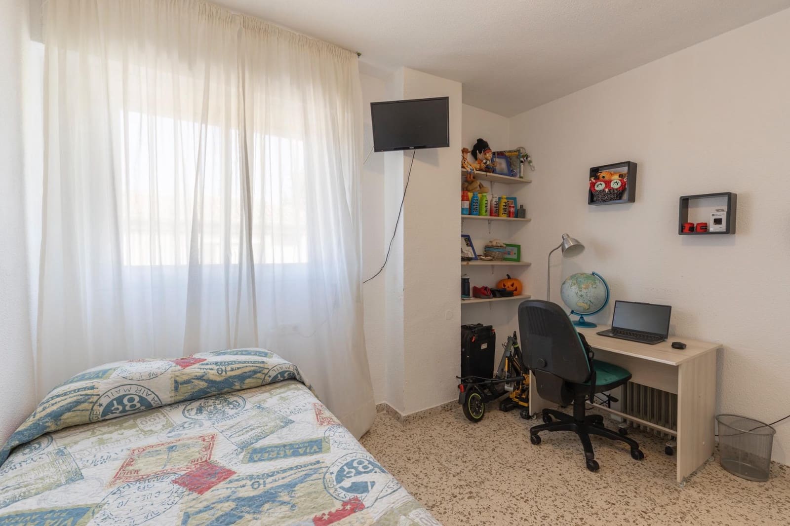 Piso de 3 habitaciones en Granada ciudad en venta con garaje - 135.000 € (Ref: 9422397)