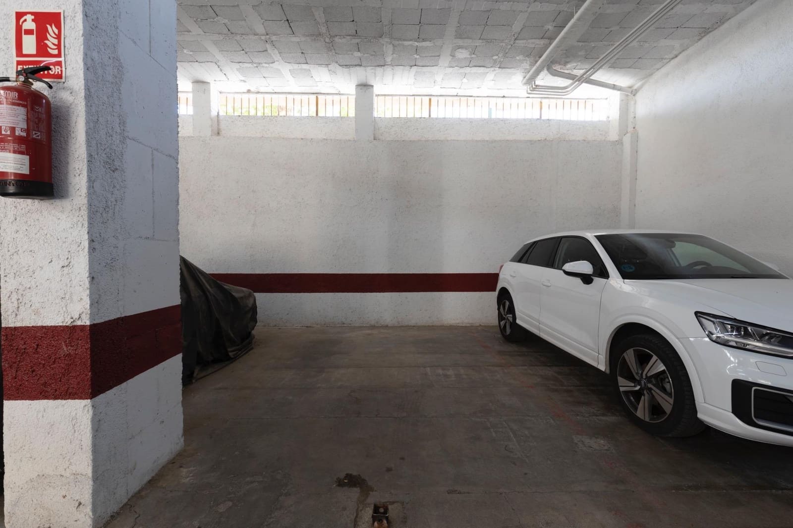 Piso de 3 habitaciones en Granada ciudad en venta con garaje - 135.000 € (Ref: 9422397)