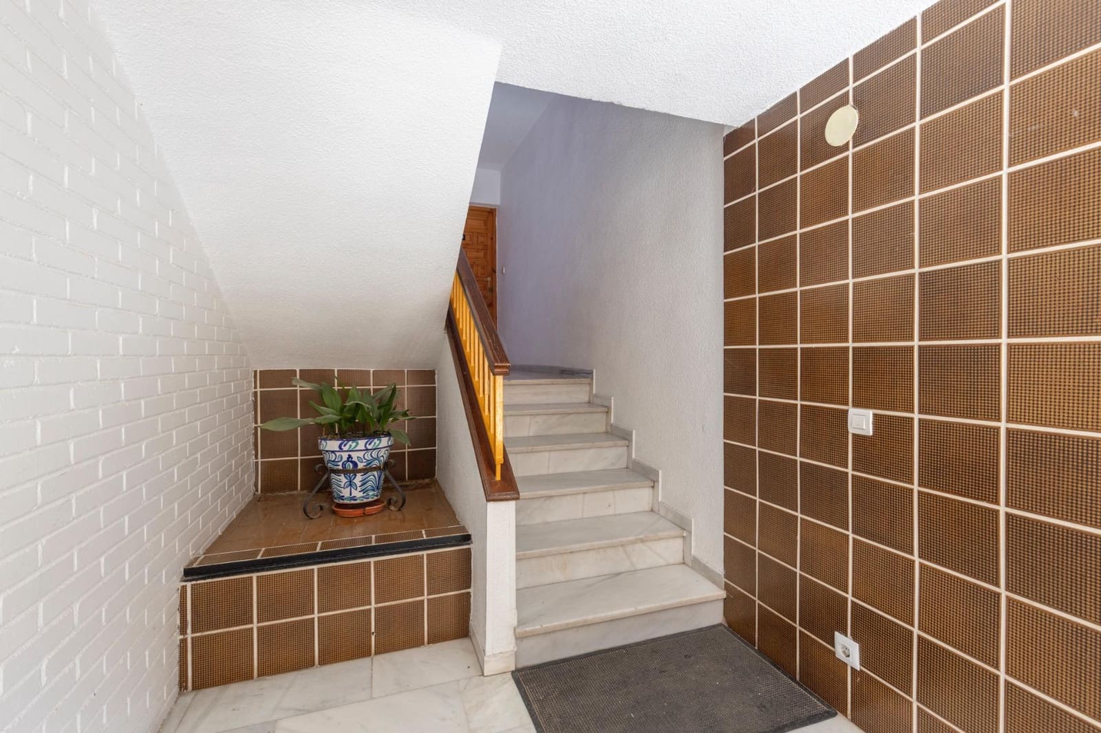 Piso de 3 habitaciones en Granada ciudad en venta con garaje - 135.000 € (Ref: 9422397)