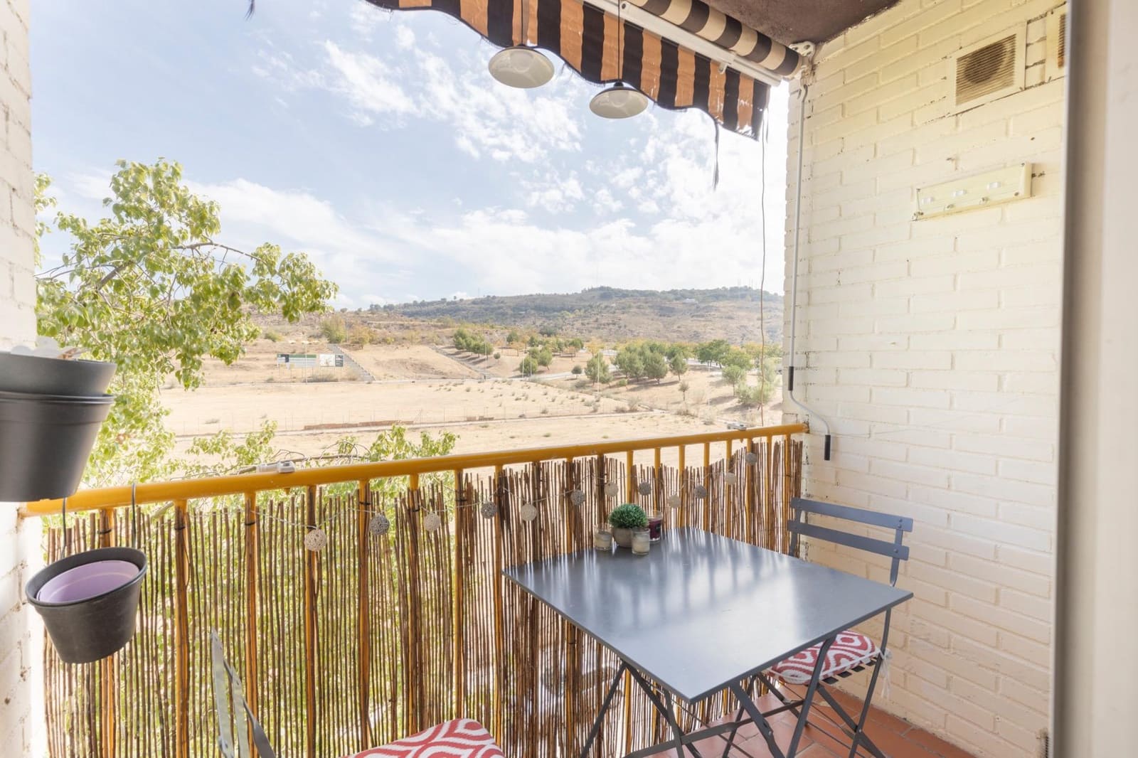 Piso de 3 habitaciones en Granada ciudad en venta con garaje - 135.000 € (Ref: 9422397)