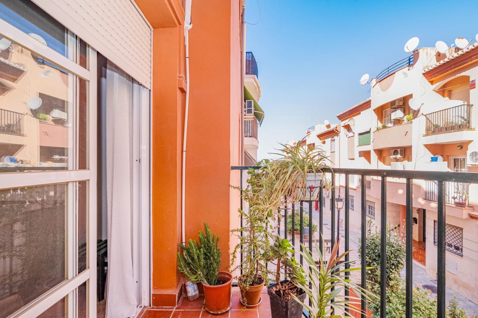 3 bedroom Flat for sale in Las Gabias with garage - € 157,000 (Ref: 9422400)