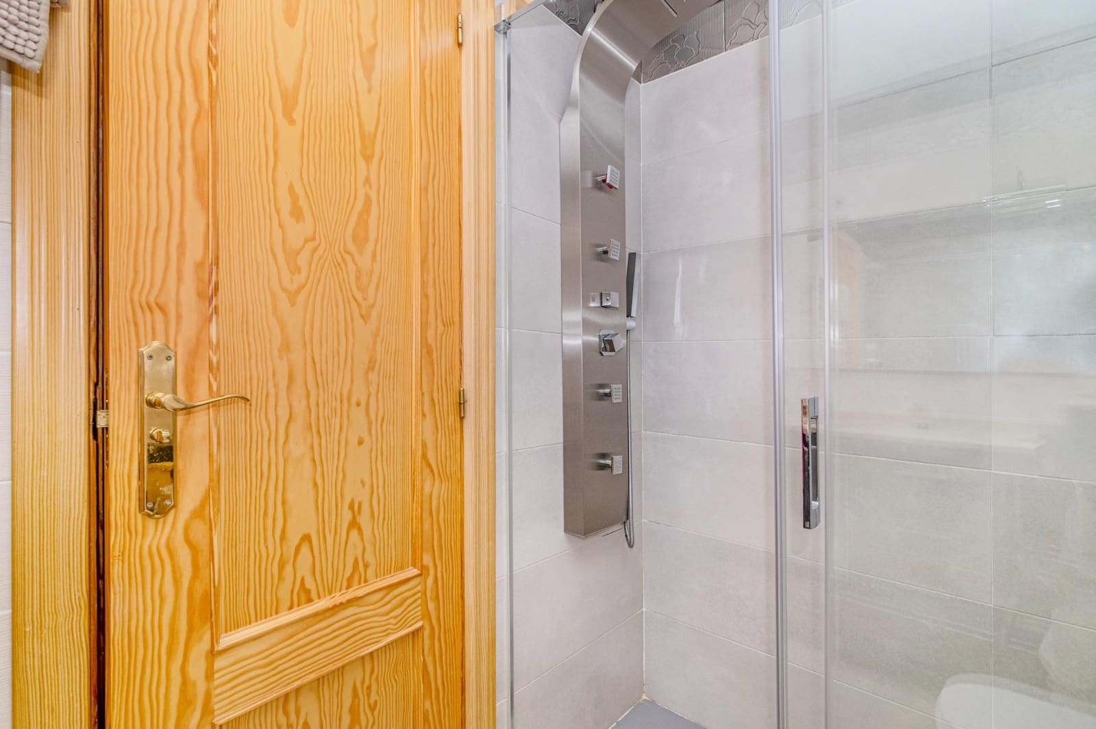 3 bedroom Flat for sale in Las Gabias with garage - € 157,000 (Ref: 9422400)