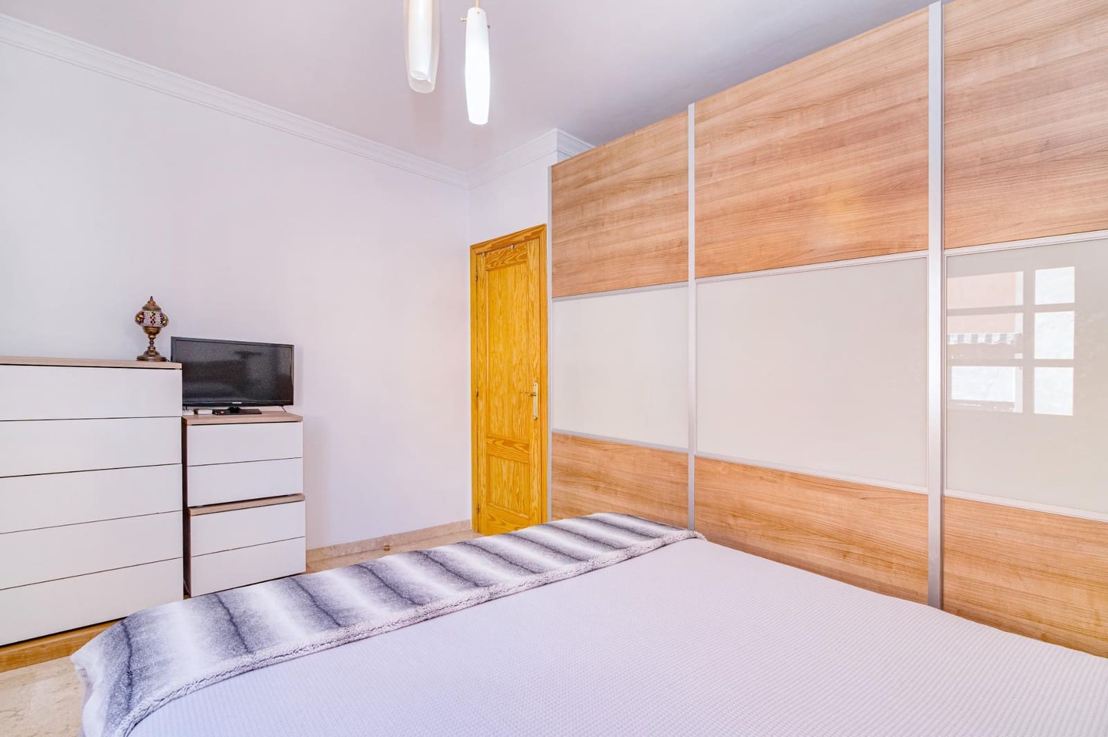 3 bedroom Flat for sale in Las Gabias with garage - € 157,000 (Ref: 9422400)