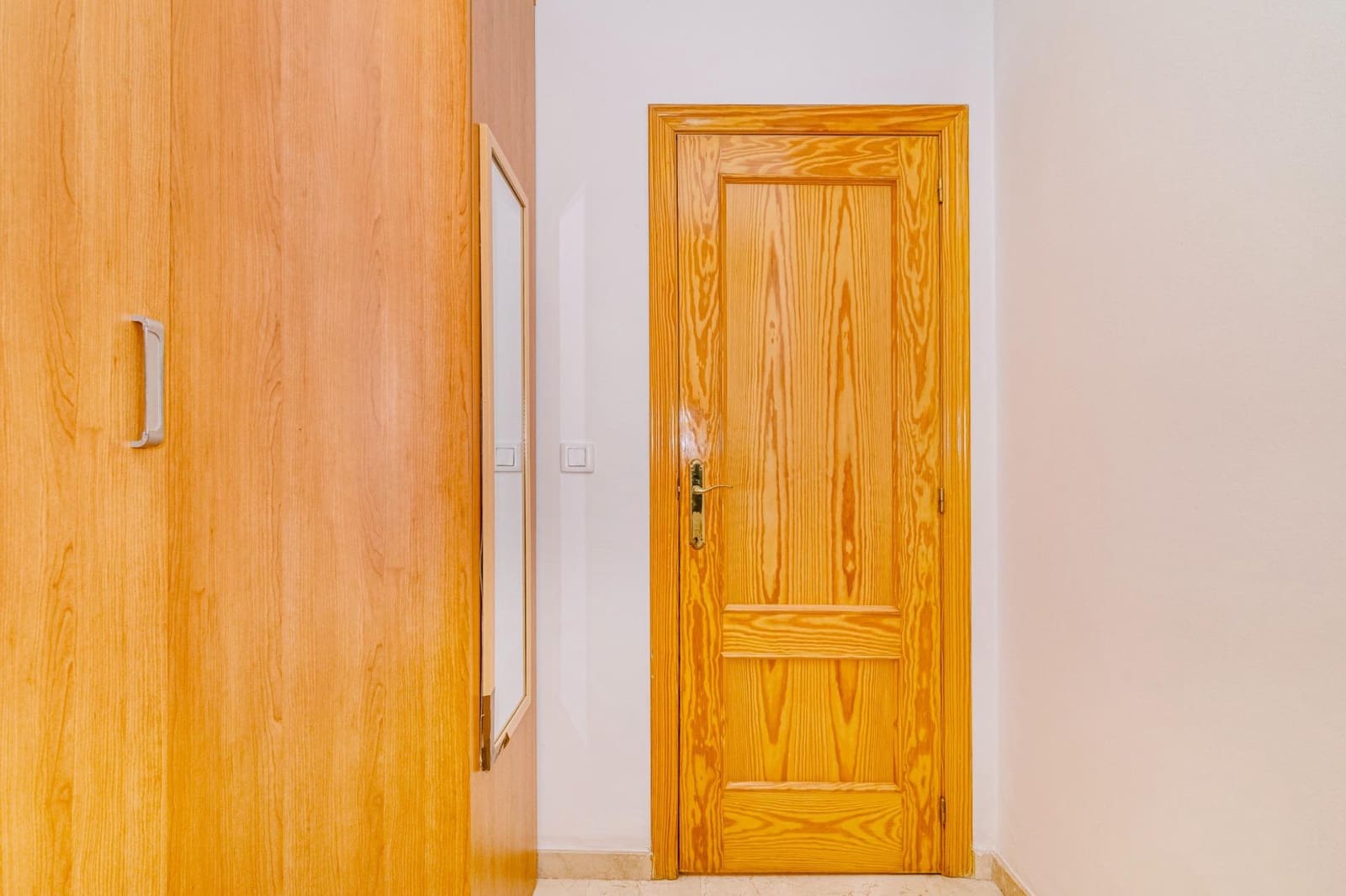 3 bedroom Flat for sale in Las Gabias with garage - € 157,000 (Ref: 9422400)