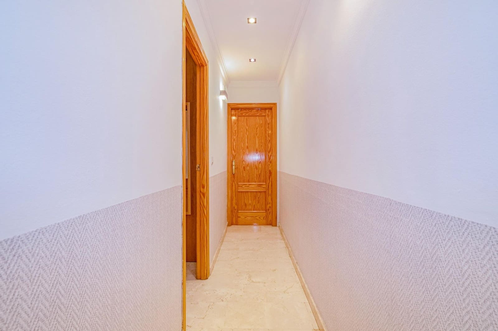 3 bedroom Flat for sale in Las Gabias with garage - € 157,000 (Ref: 9422400)