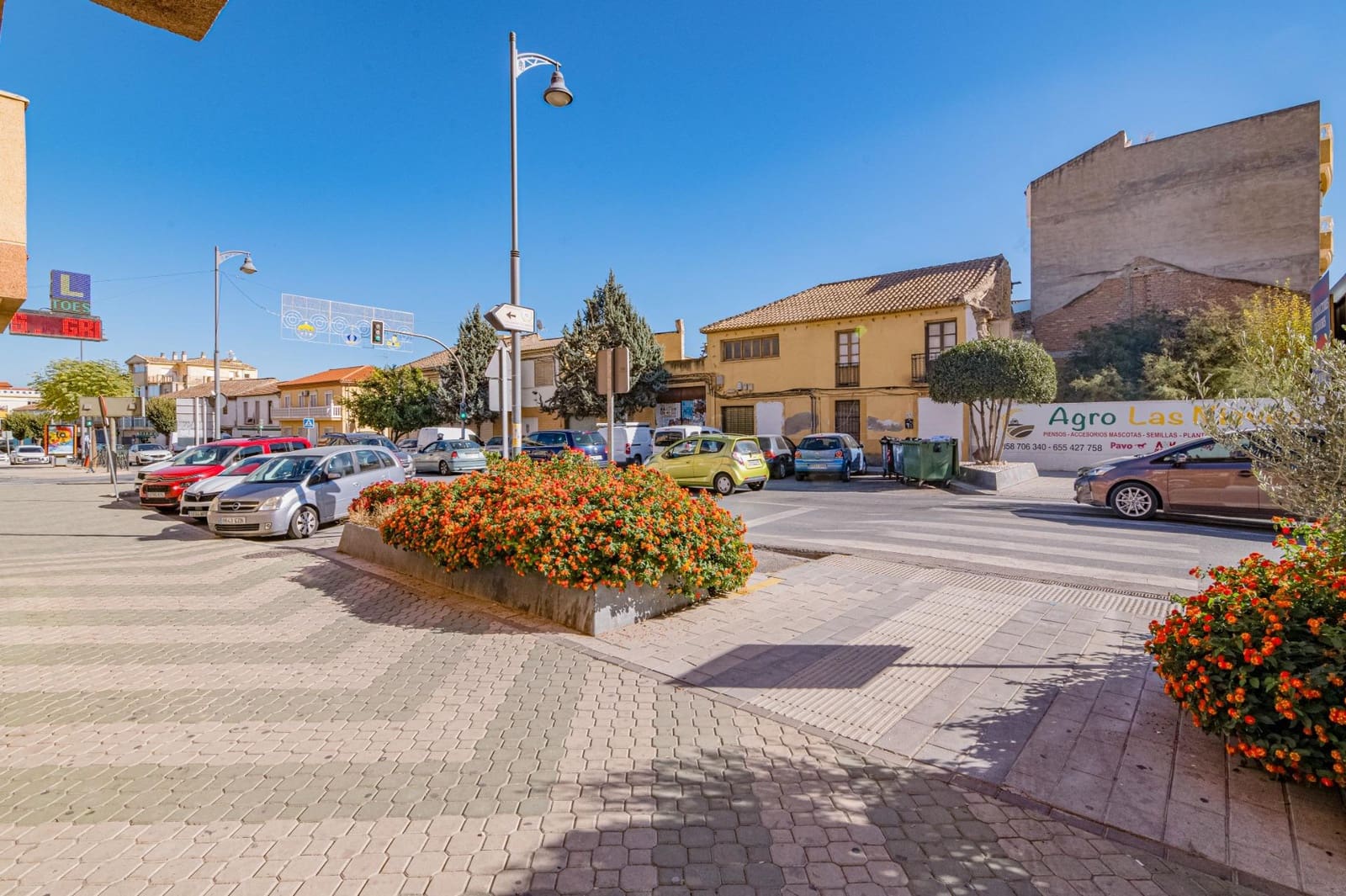 3 bedroom Flat for sale in Las Gabias with garage - € 157,000 (Ref: 9422400)