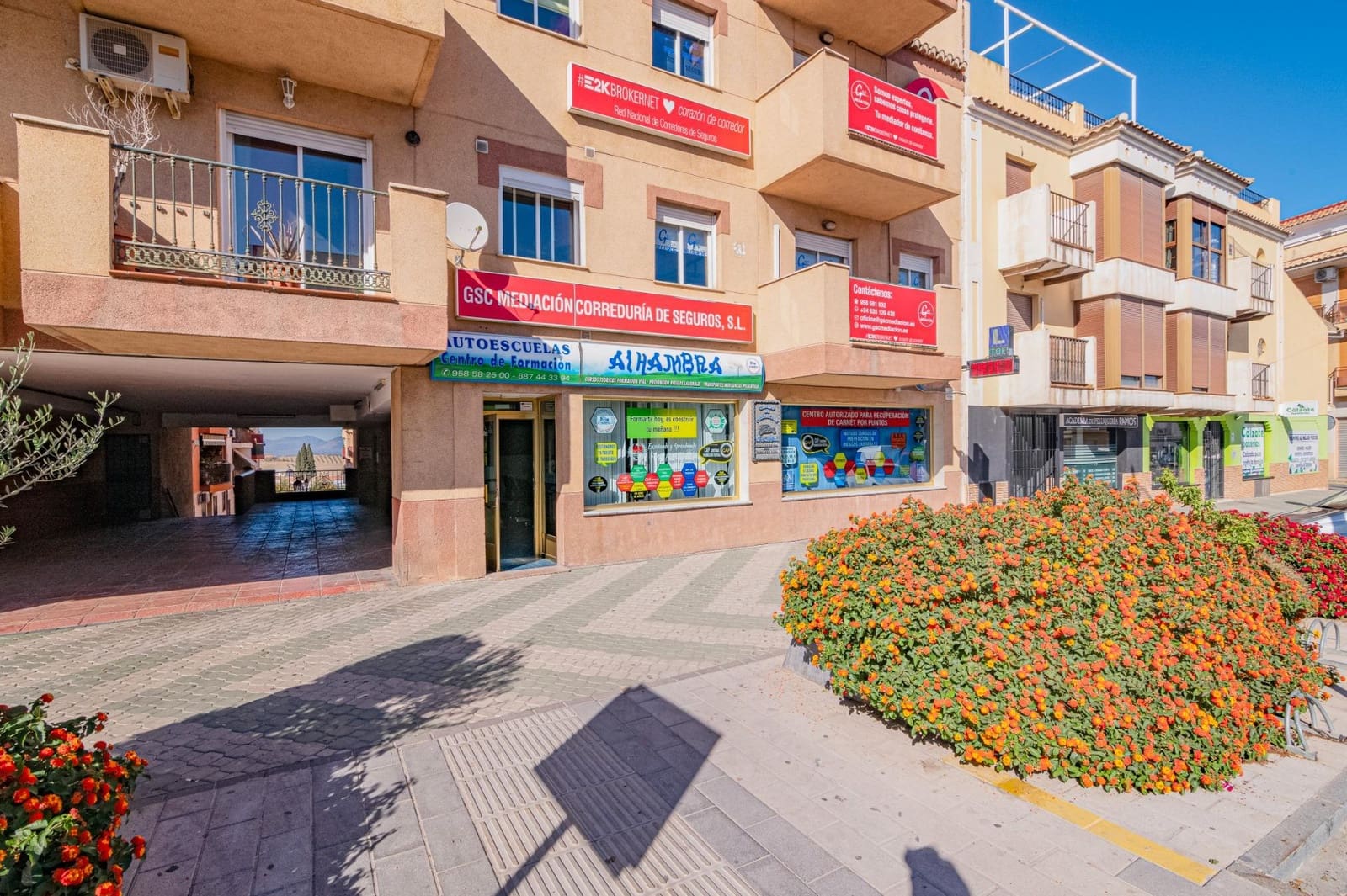 3 bedroom Flat for sale in Las Gabias with garage - € 157,000 (Ref: 9422400)