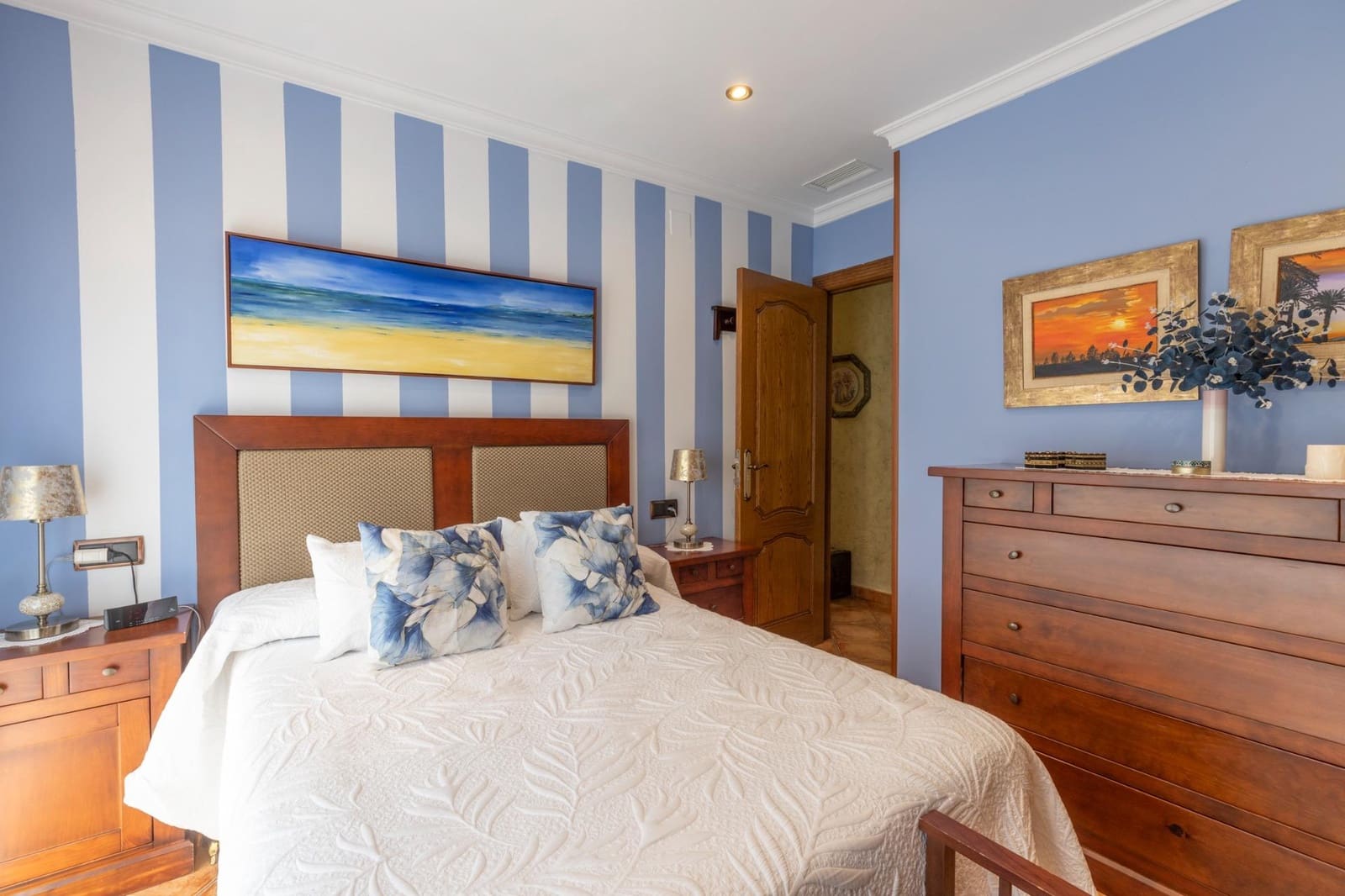 5 soverom Hus til salgs i Granada by med garasje - € 360 000 (Ref: 9422405)