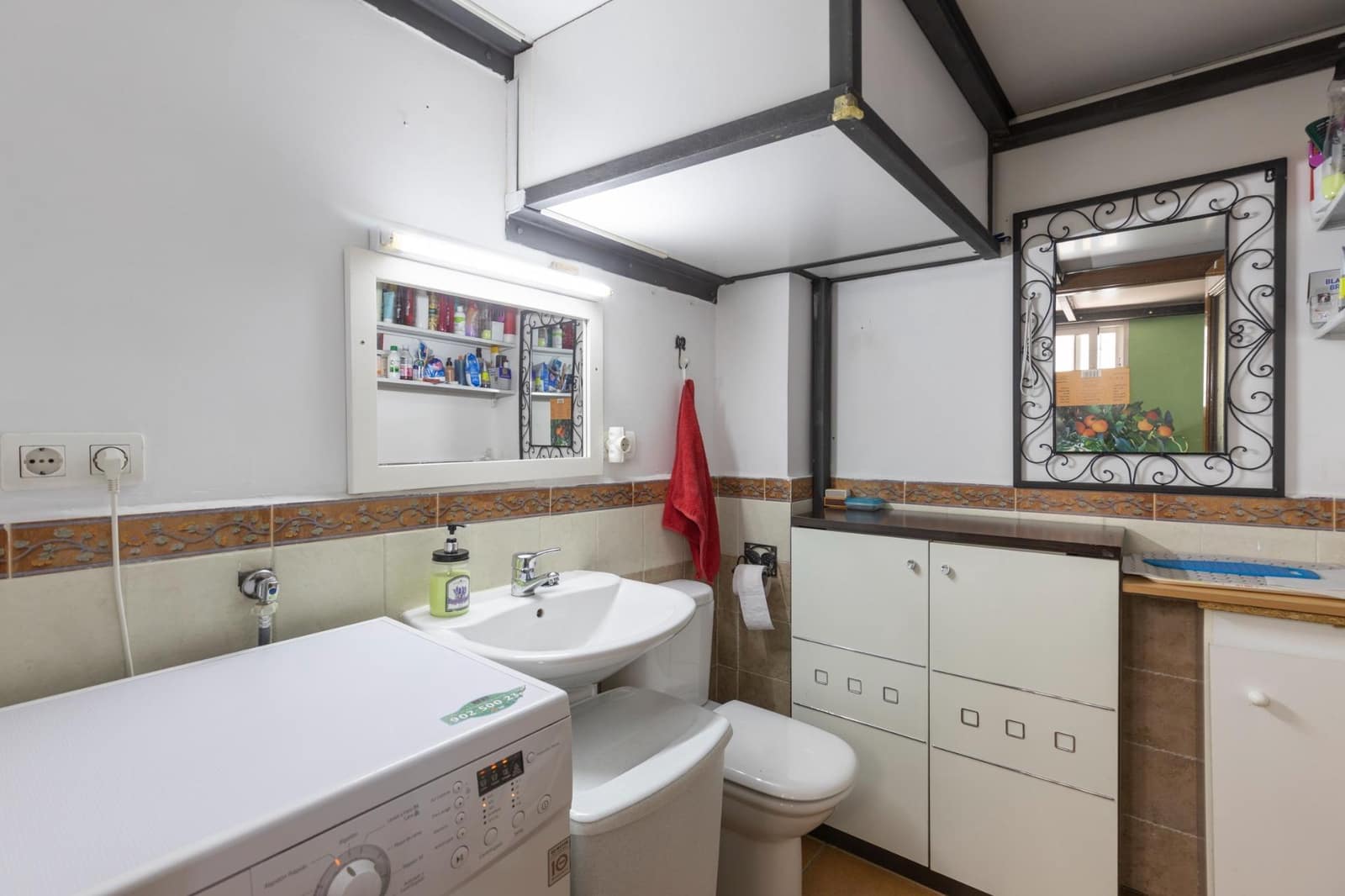 5 soverom Hus til salgs i Granada by med garasje - € 360 000 (Ref: 9422405)