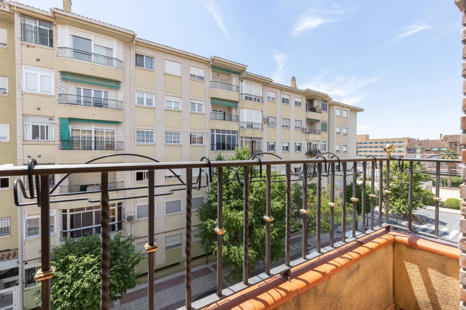 5 soverom Hus til salgs i Granada by med garasje - € 360 000 (Ref: 9422405)