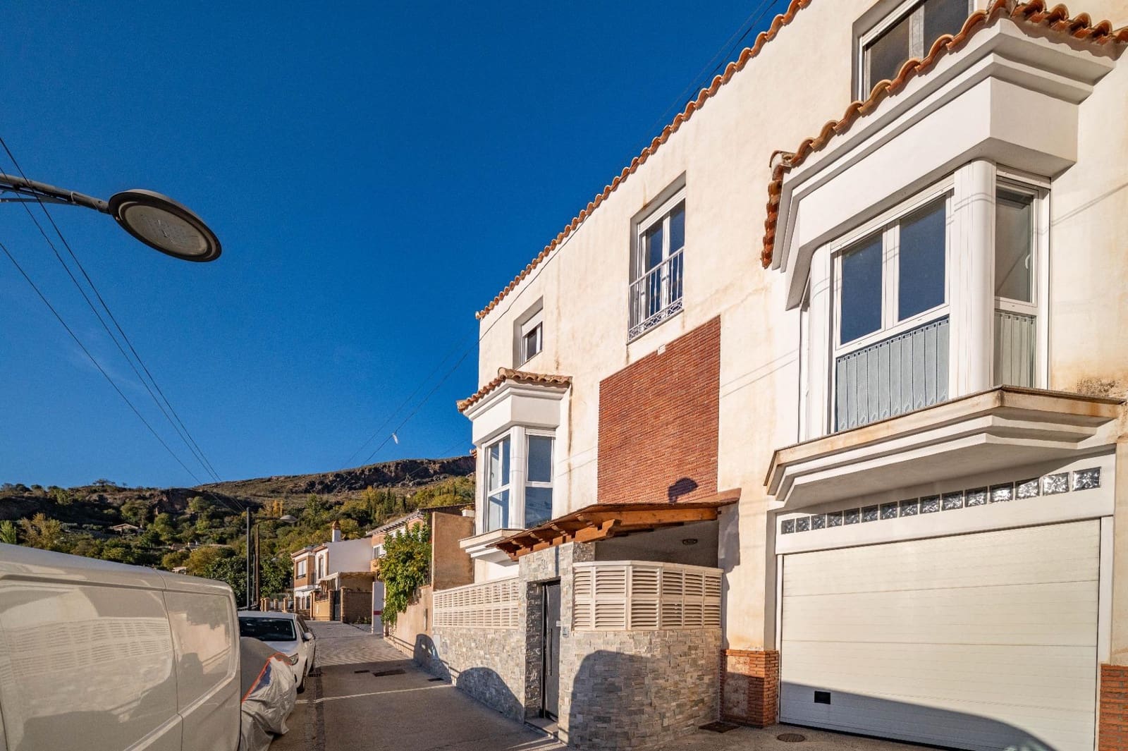 3 soveværelse Byhus til salg i Guejar Sierra med garage - € 349.000 (Ref: 9422407)