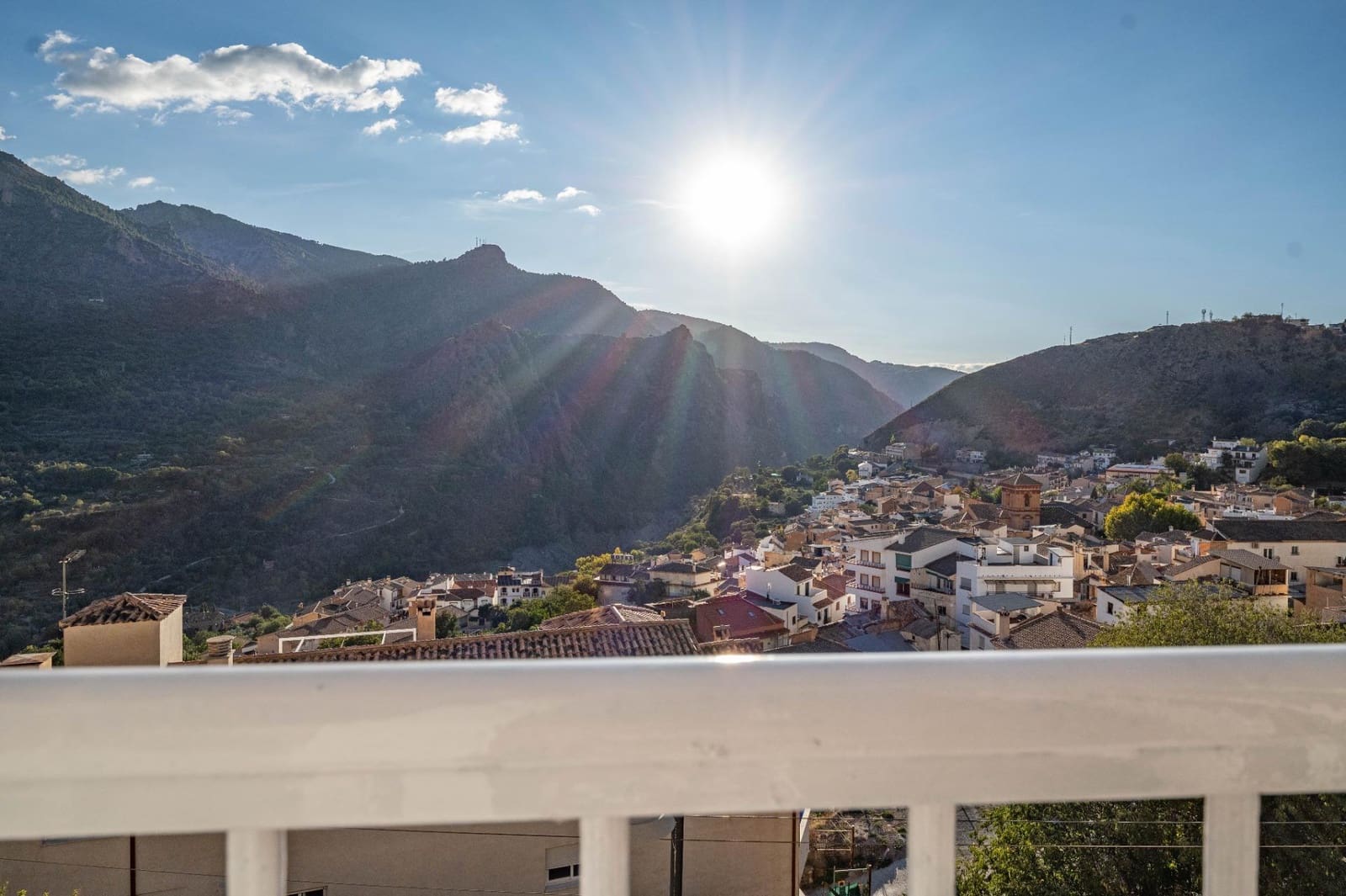 3 soveværelse Byhus til salg i Guejar Sierra med garage - € 349.000 (Ref: 9422407)