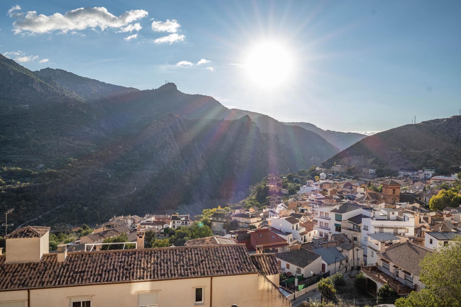 3 soveværelse Byhus til salg i Guejar Sierra med garage - € 349.000 (Ref: 9422407)