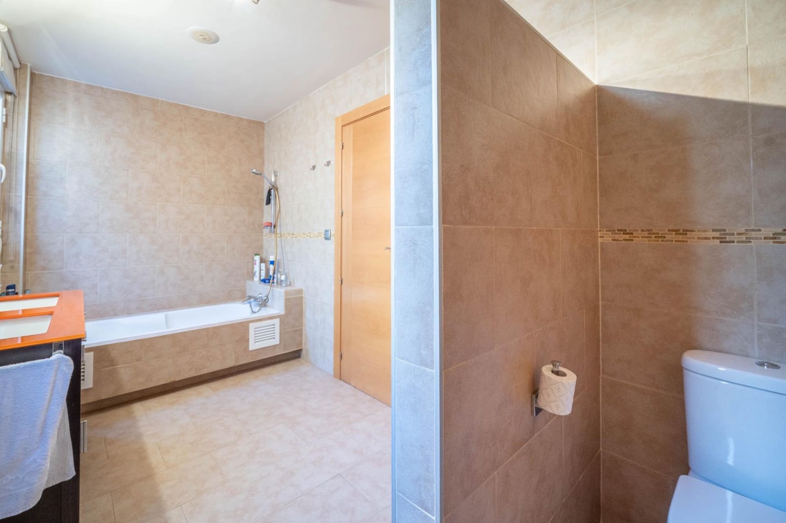 3 soveværelse Byhus til salg i Guejar Sierra med garage - € 349.000 (Ref: 9422407)