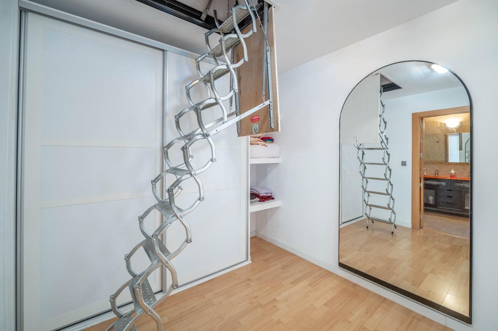 3 soveværelse Byhus til salg i Guejar Sierra med garage - € 349.000 (Ref: 9422407)