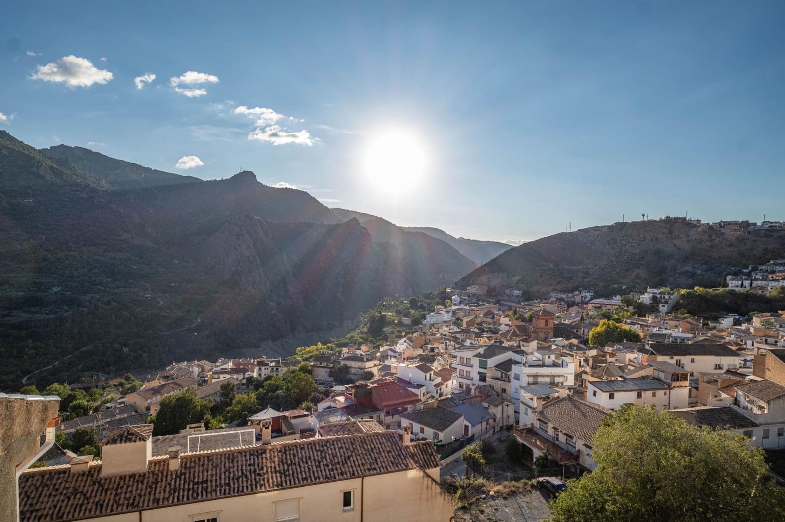 3 soveværelse Byhus til salg i Guejar Sierra med garage - € 349.000 (Ref: 9422407)