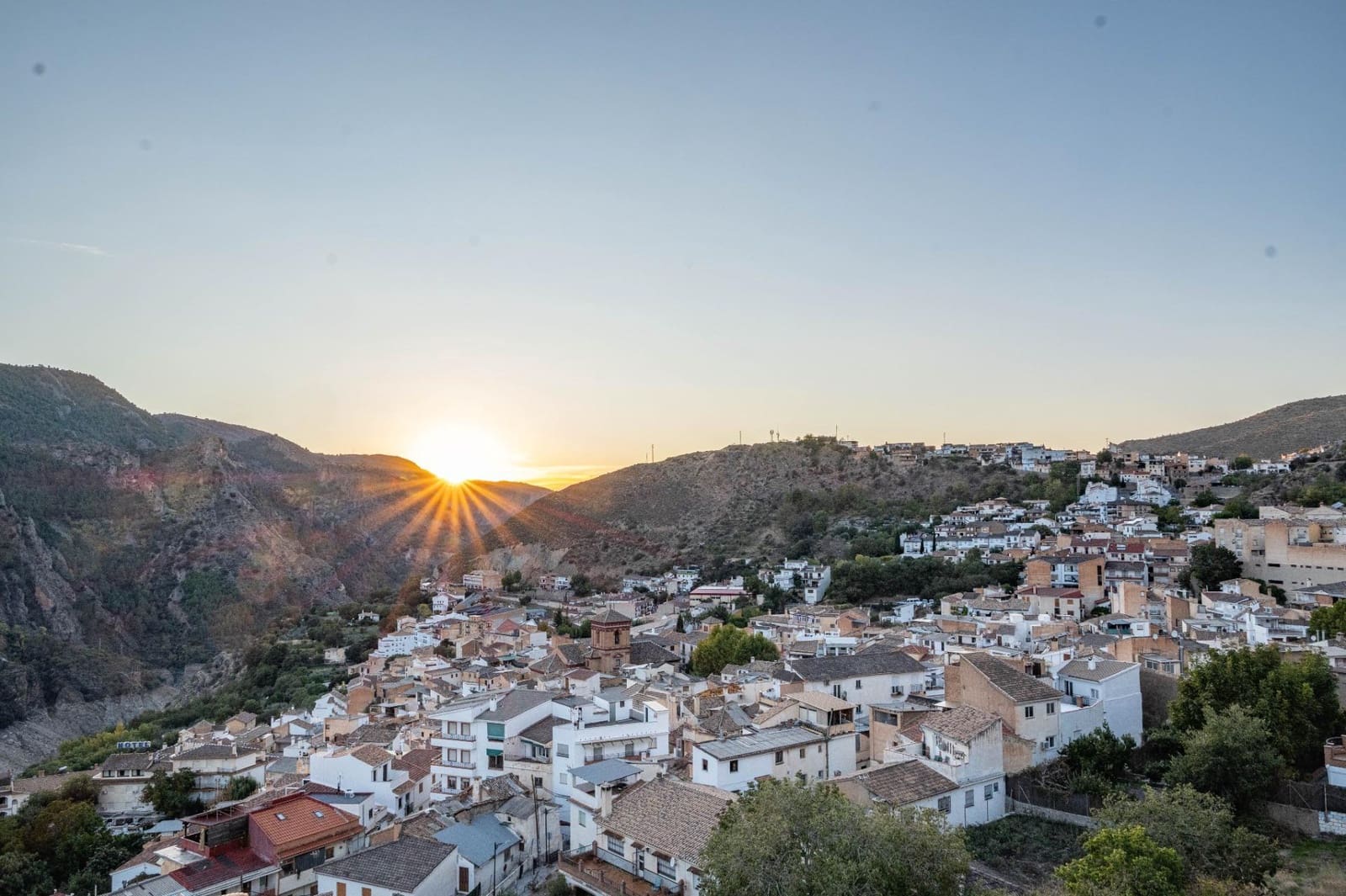 3 soveværelse Byhus til salg i Guejar Sierra med garage - € 349.000 (Ref: 9422407)