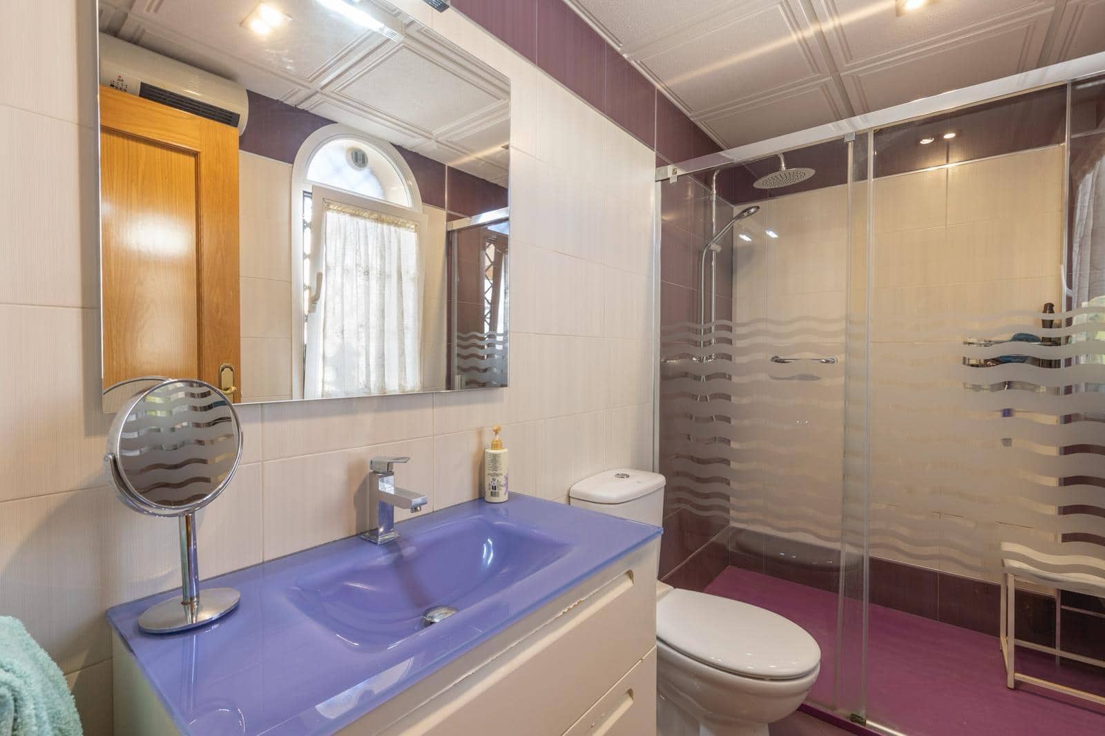 4 slaapkamer Halfvrijstaande villa te koop in Albolote met garage - € 304.900 (Ref: 9422408)