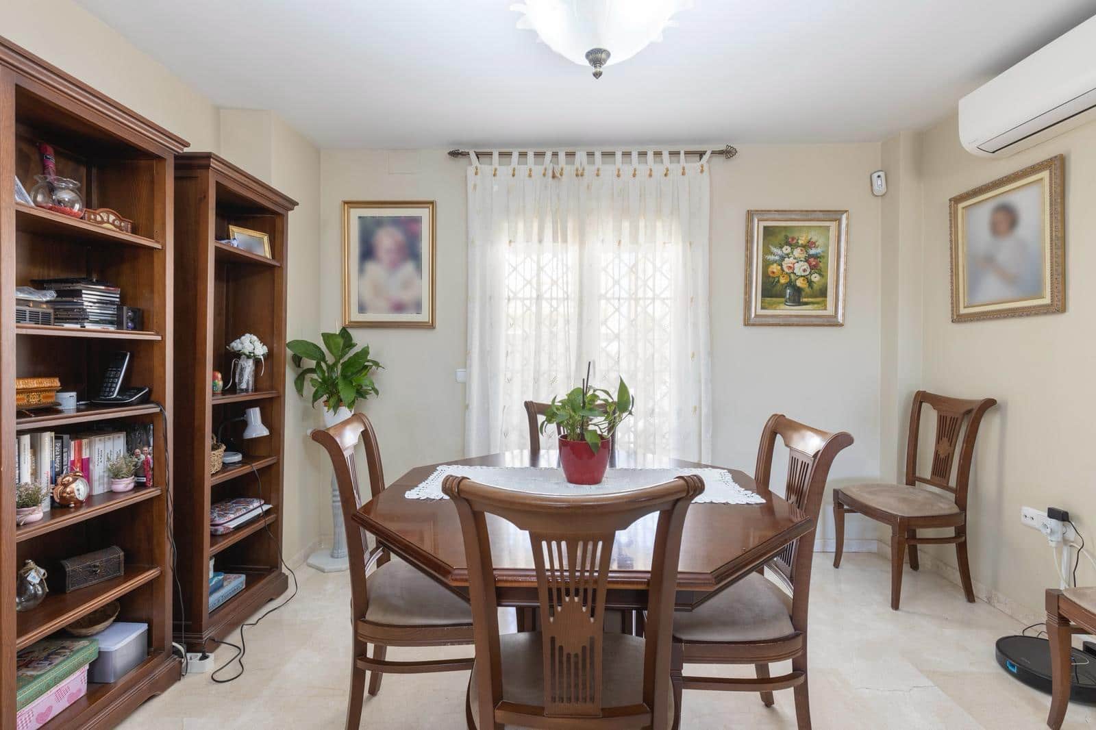 4 slaapkamer Halfvrijstaande villa te koop in Albolote met garage - € 304.900 (Ref: 9422408)