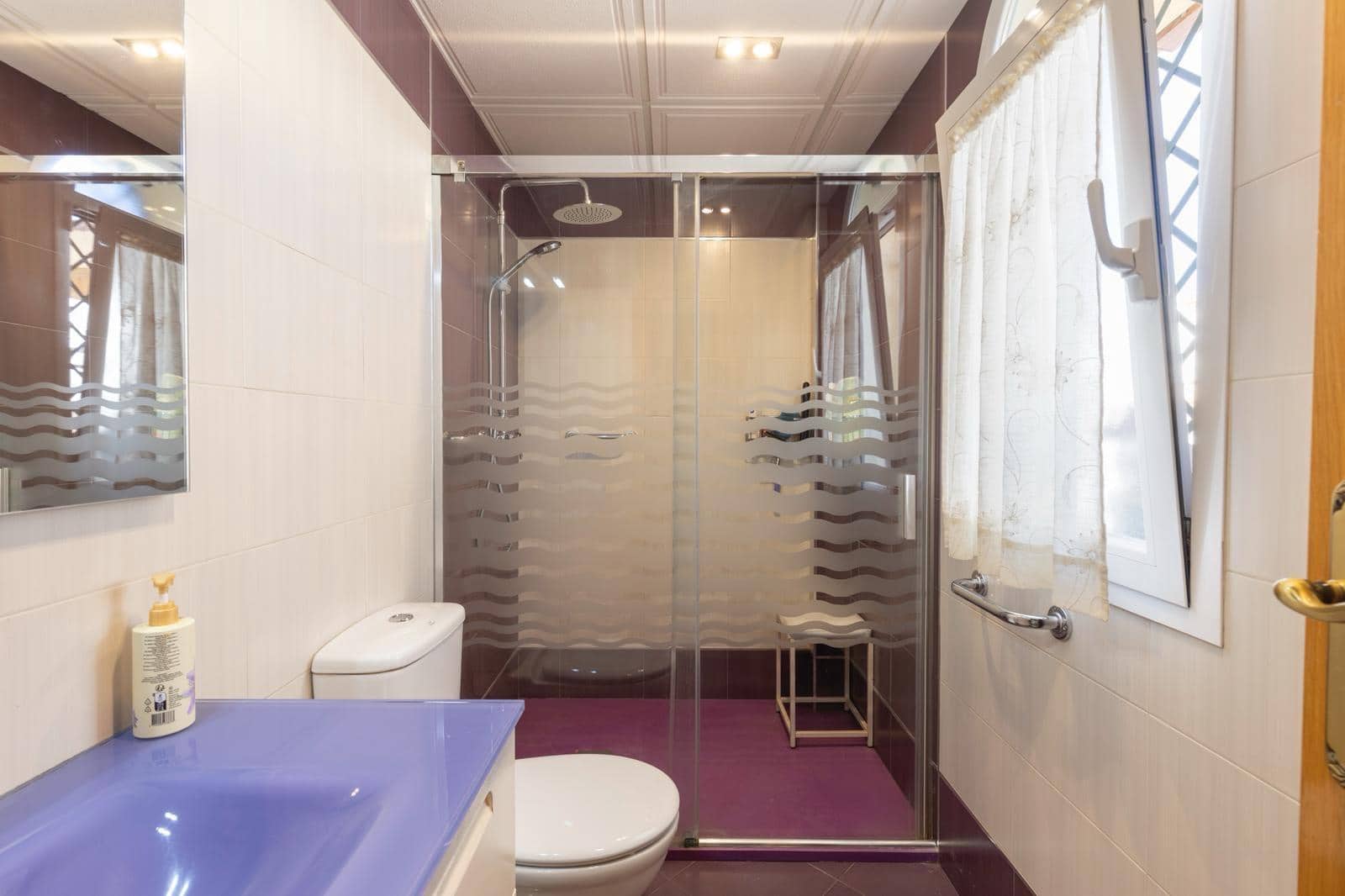 4 slaapkamer Halfvrijstaande villa te koop in Albolote met garage - € 304.900 (Ref: 9422408)