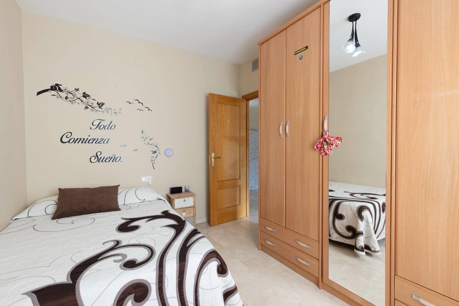 4 slaapkamer Halfvrijstaande villa te koop in Albolote met garage - € 304.900 (Ref: 9422408)