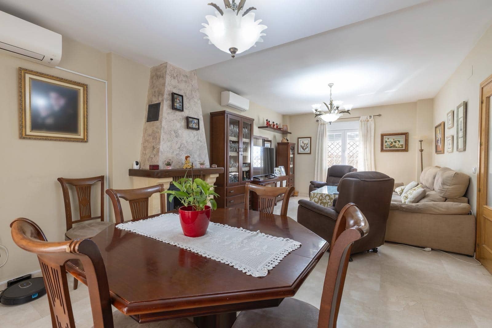 4 slaapkamer Halfvrijstaande villa te koop in Albolote met garage - € 304.900 (Ref: 9422408)