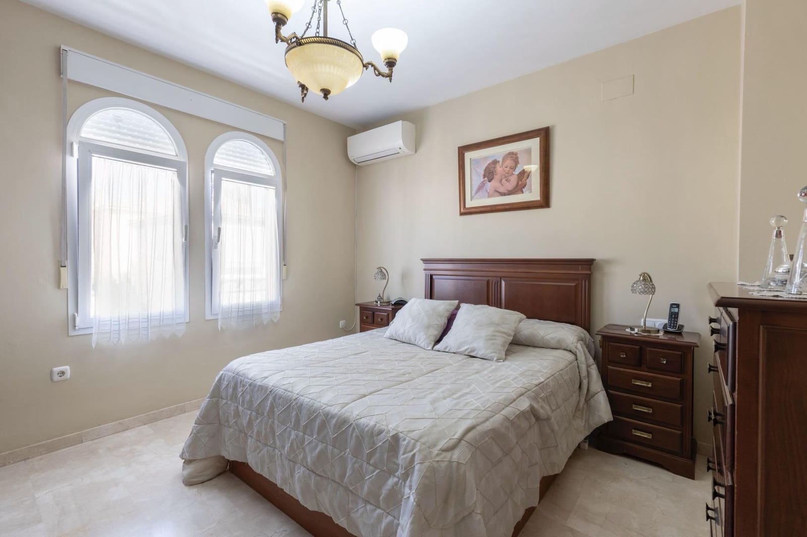 4 slaapkamer Halfvrijstaande villa te koop in Albolote met garage - € 304.900 (Ref: 9422408)