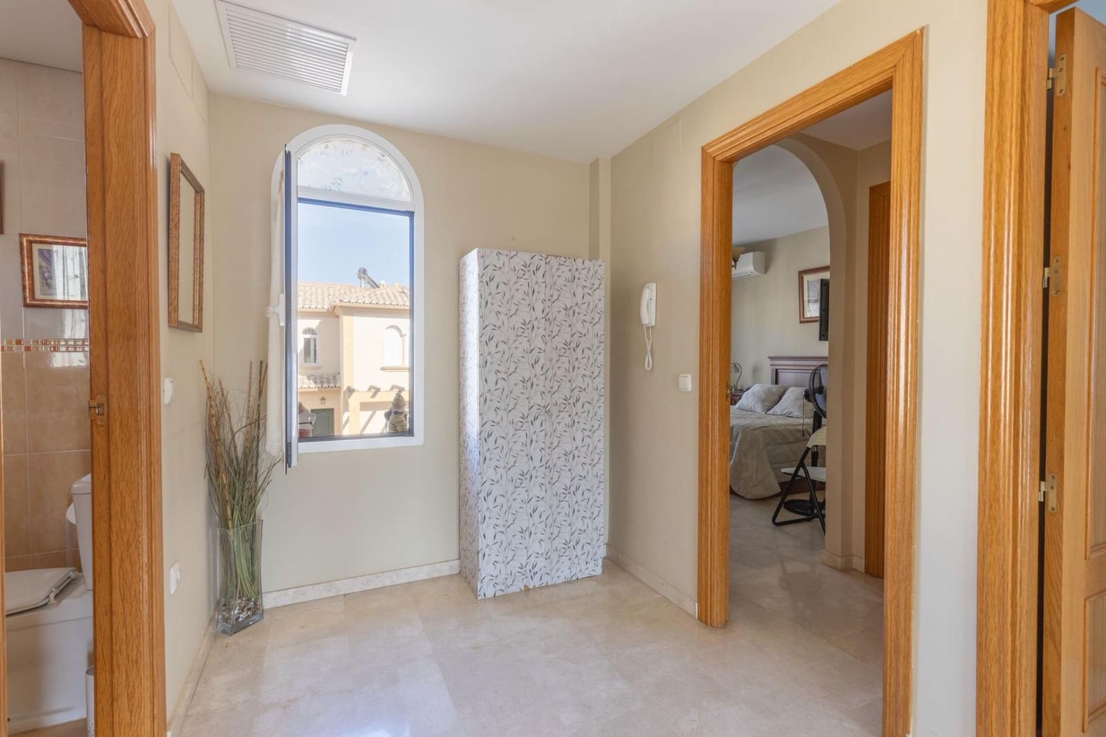 4 slaapkamer Halfvrijstaande villa te koop in Albolote met garage - € 304.900 (Ref: 9422408)