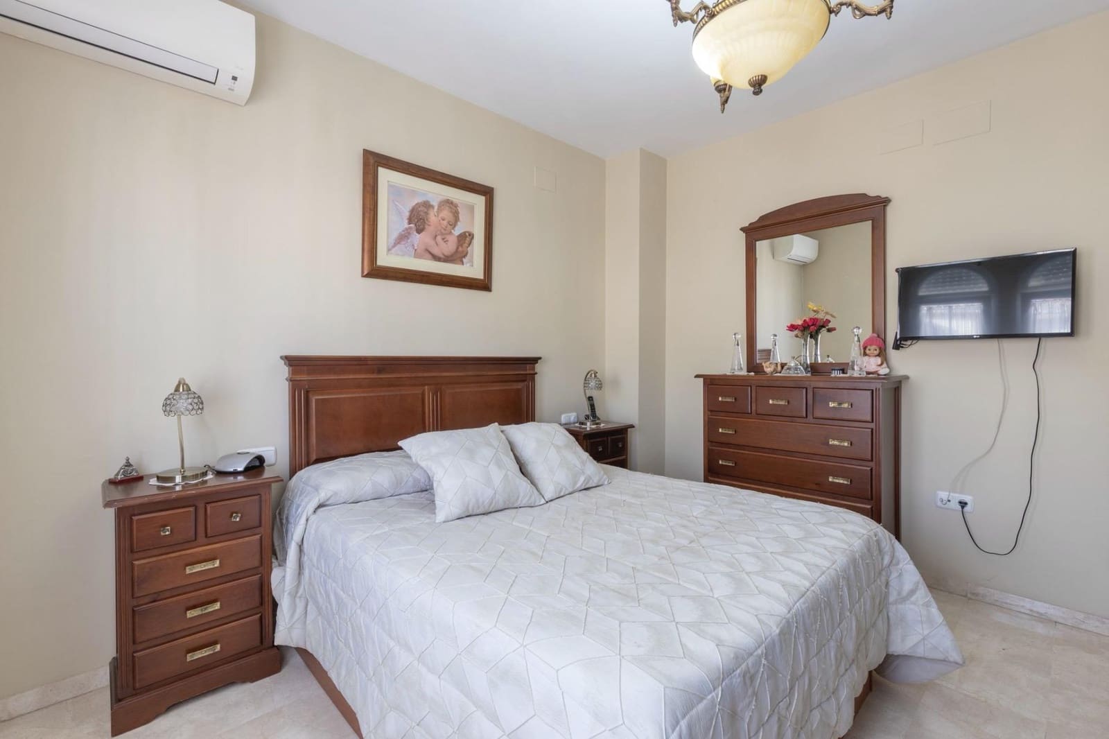 4 slaapkamer Halfvrijstaande villa te koop in Albolote met garage - € 304.900 (Ref: 9422408)